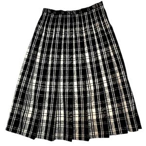 Vintage Pendelton Black and Ivory Pleated 100% Wool Skirt Size 14